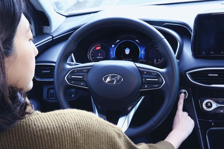 现代汽车的新技术允许车主用指纹解锁并启动汽车