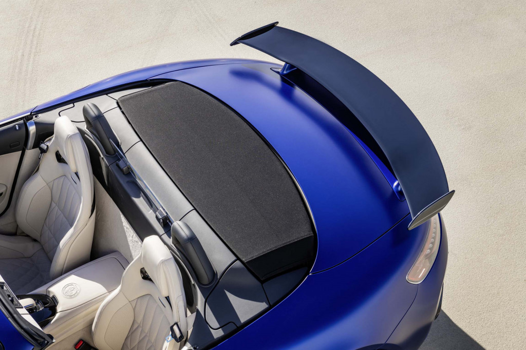 梅赛德斯-AMG GT R跑车准备好摇滚你的世界